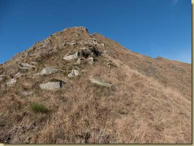 risalendo la cresta sud-est...