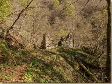 i ruderi dell'Alpe Beita...